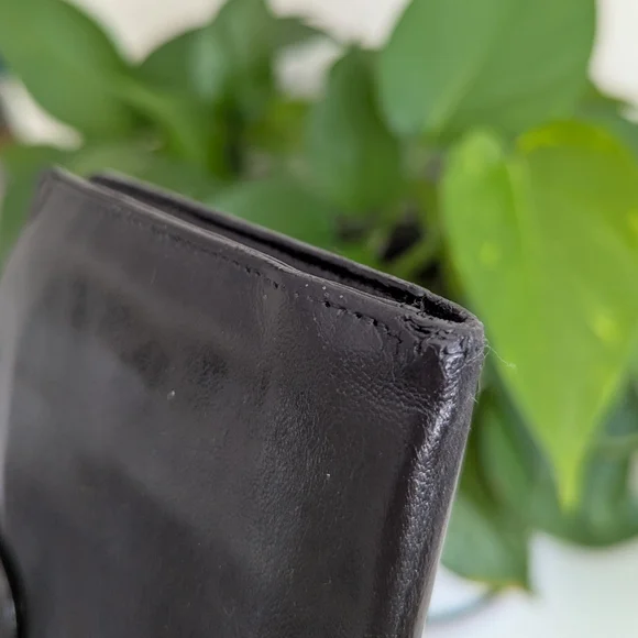 Vintage Chanel Black Leather Wallet - Picture 17 of 17